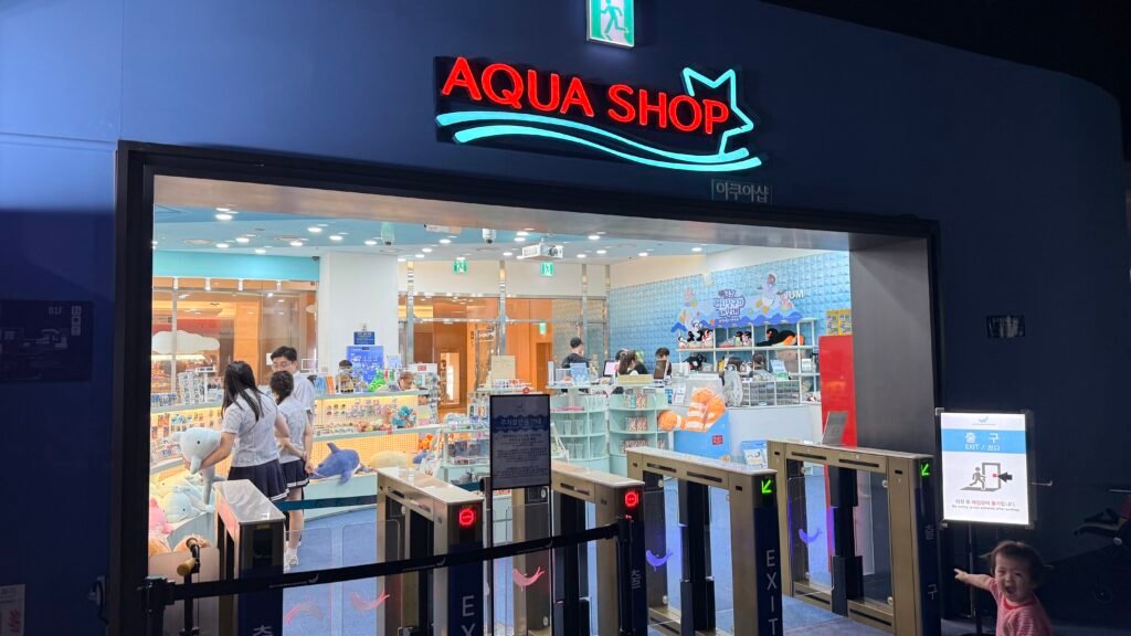 AQUA SHOP gift shop at Lotte World Aquarium