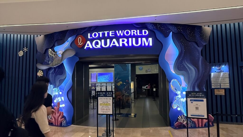 Entrance to Lotte World Aquarium Seoul