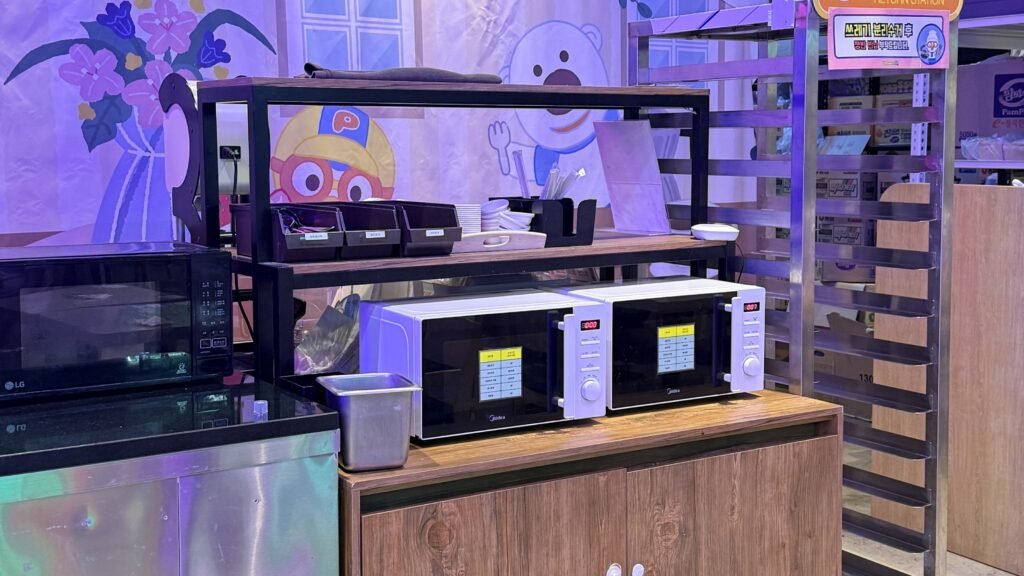 Microwave available for families at Pororo Theme Park Dasan