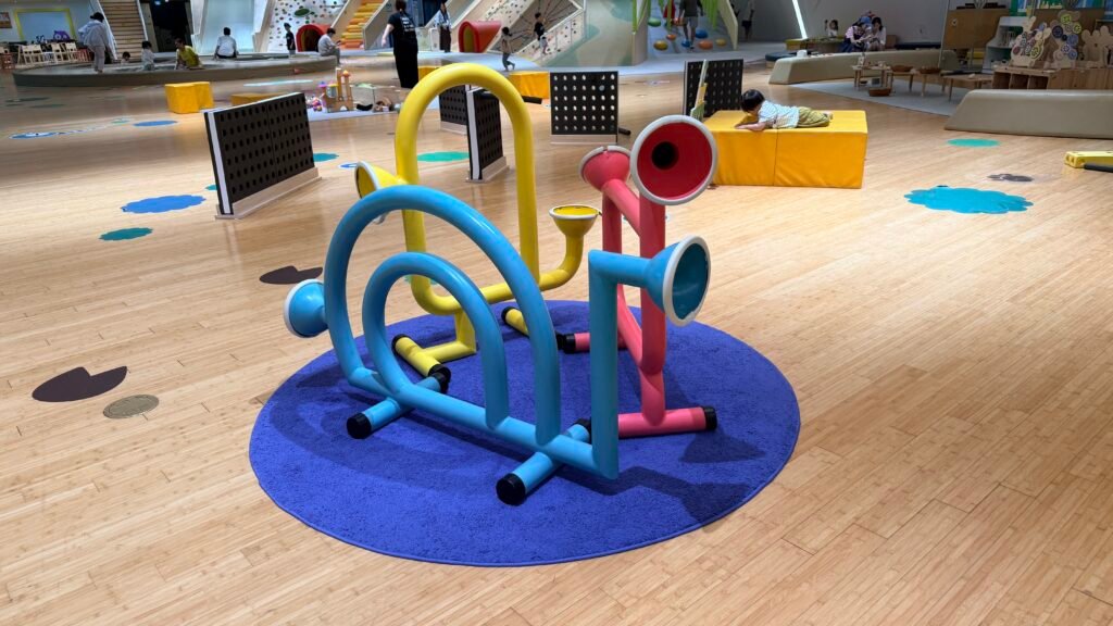 Interactive sound and speech activity at DiKi DiKi