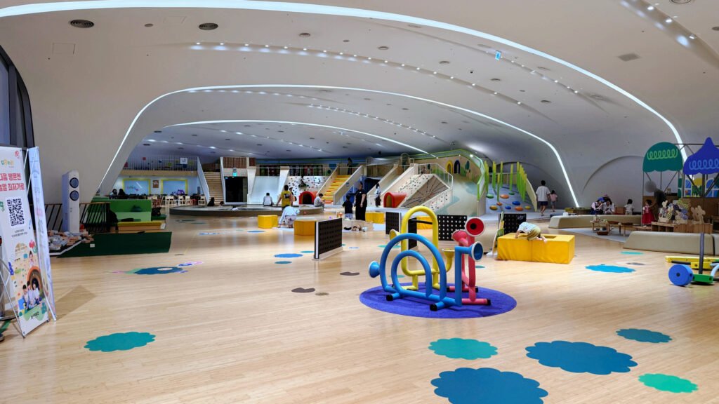 Wide view of the DiKi DiKi sensory play space at DDP